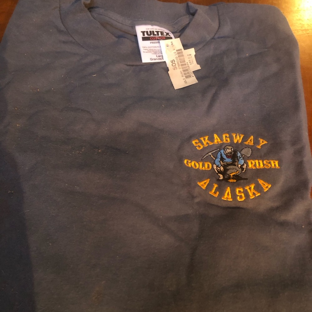 Tultex Gray Skagway Alaska Gold Rush Embroidered Tee NWT